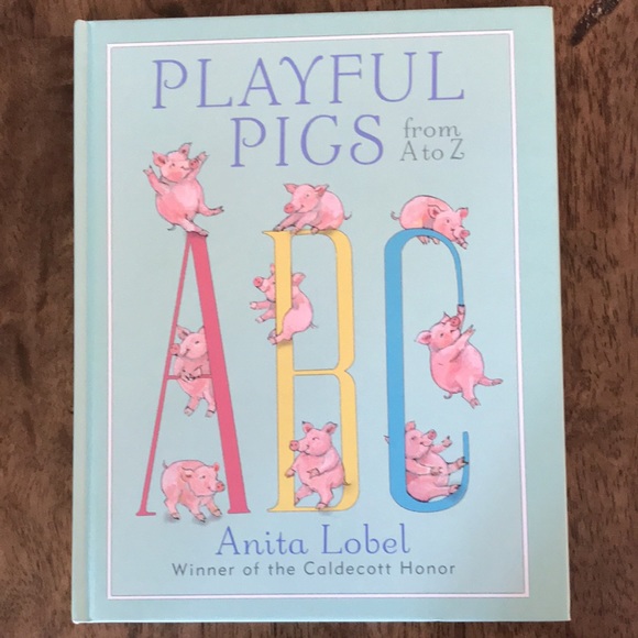 Two hardcover children’s picture books about pigs - Picture 2 of 7